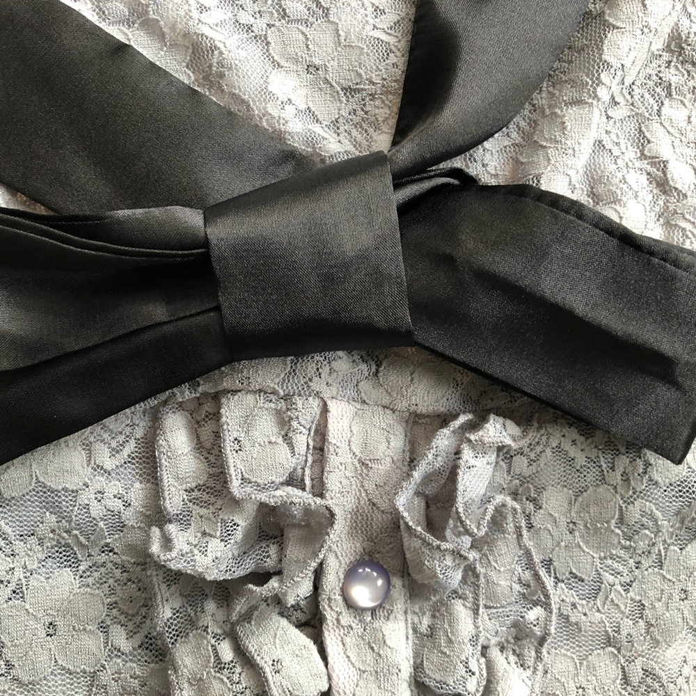 Sheer floral lace blouse top grey cap flutter sleeves ruffles Avocado 12 NWT - Picture 4 of 7